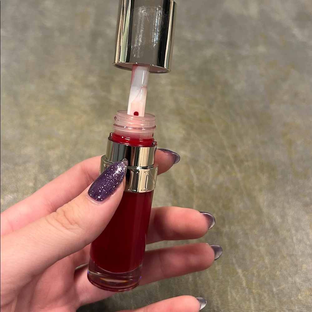 Clarins Lip Comfort Oil Tinted shade 03 - Cherry - Picture 8 of 8